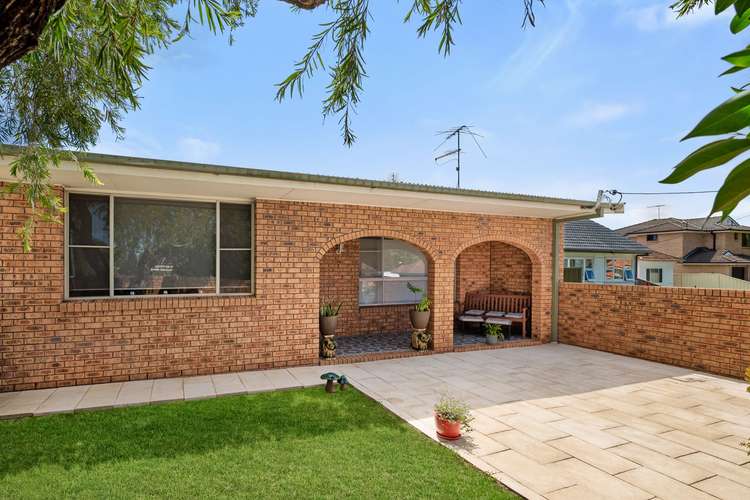 Main view of Homely house listing, 2/8 Bradbury Avenue, Campbelltown NSW 2560