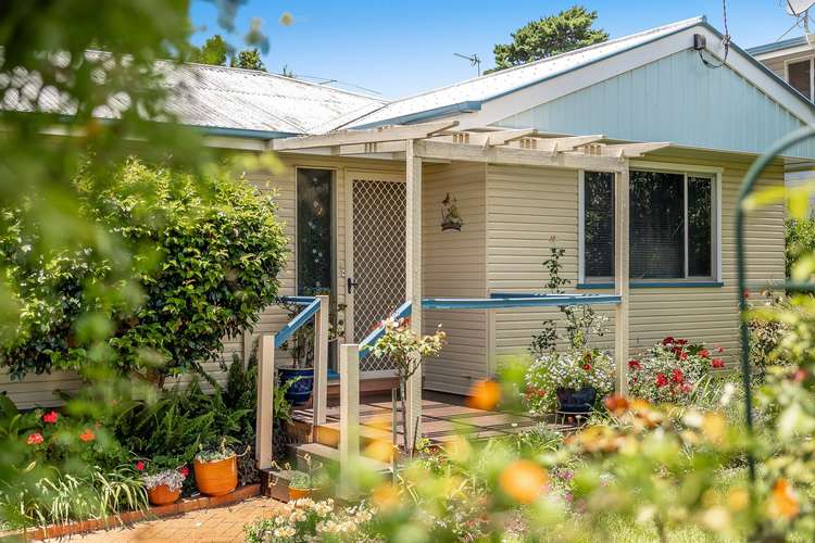 2 Corser Street, Centenary Heights QLD 4350