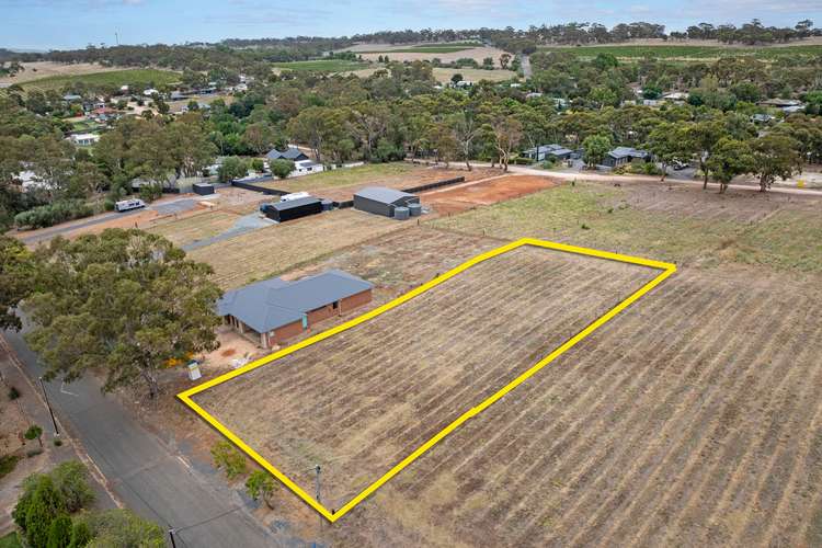 4 Commercial Road, Watervale SA 5452