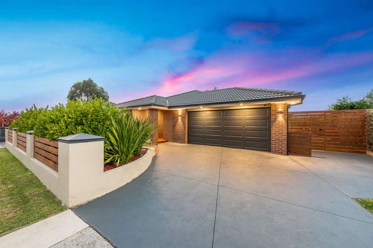 16 Vanessa Circuit, Pakenham VIC 3810