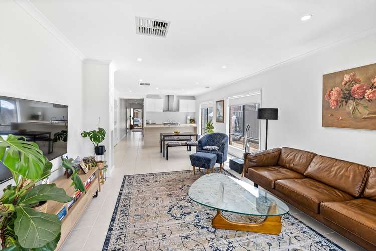 Second view of Homely house listing, 5 Rathdowne Road, Werribee VIC 3030