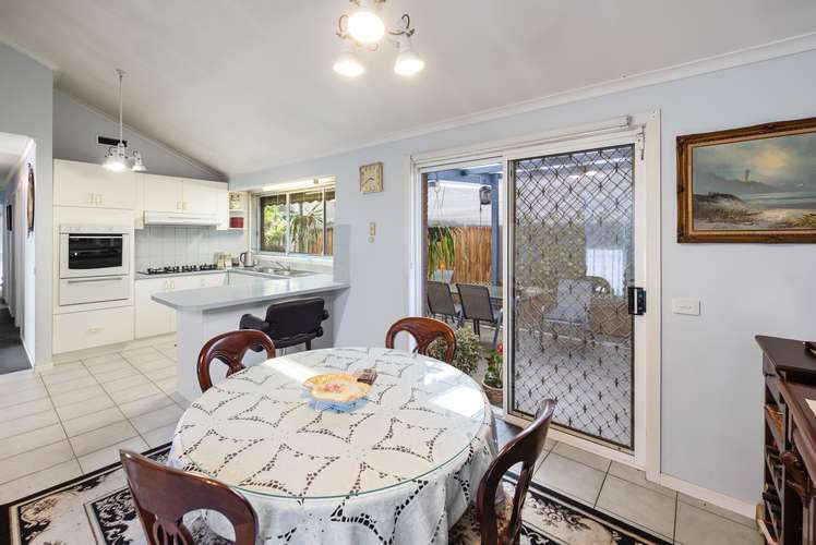 Third view of Homely house listing, 5 Currawong Court, Werribee VIC 3030