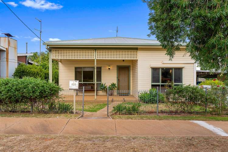 66 Cowabbie Street, Coolamon NSW 2701