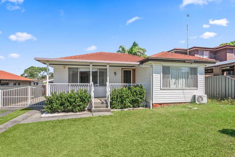 10 Gipps Crescent, Barrack Heights NSW 2528