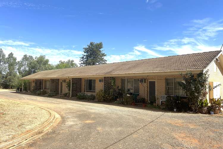 Main view of Homely unit listing, 1/176 Cowabbie Street, Coolamon NSW 2701