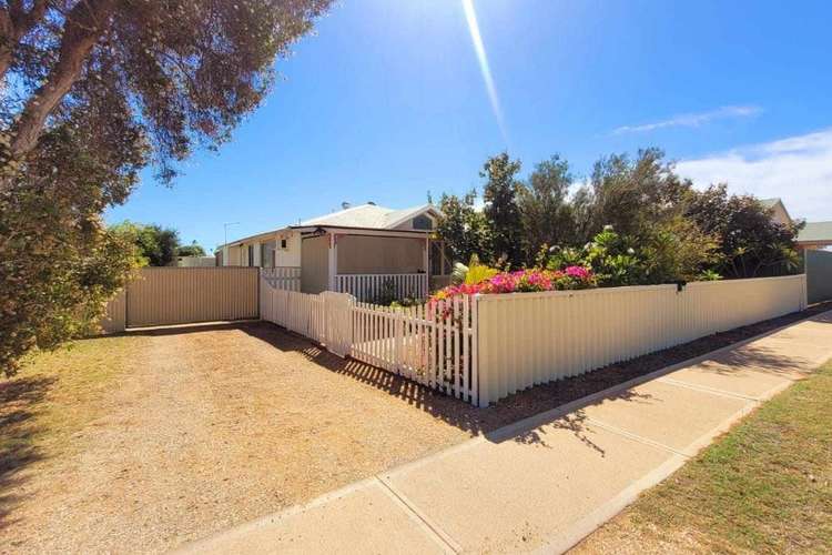 62 Douglas Street, Carnarvon WA 6701