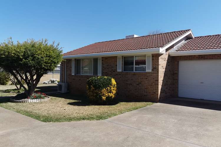 Main view of Homely unit listing, 2/4 Adam Street, Tamworth NSW 2340