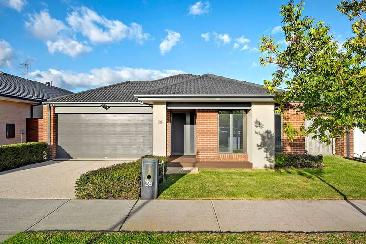 38 Ritchie Drive, Clyde North VIC 3978