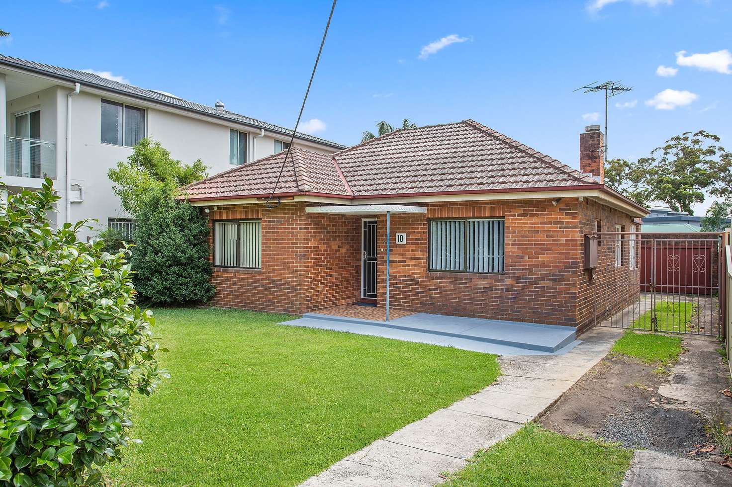 Main view of Homely house listing, 10 Fleming Street, Beverly Hills NSW 2209