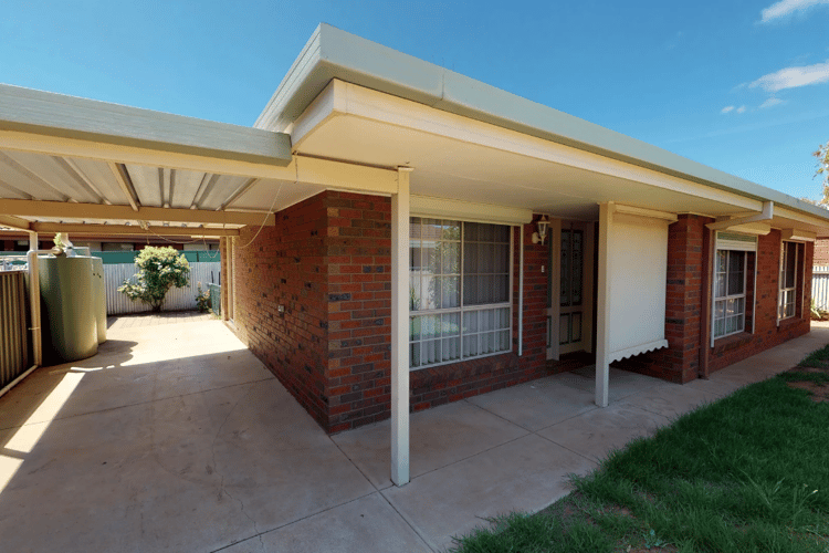 2/13 Cobham Avenue, Swan Hill VIC 3585