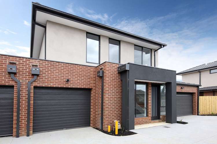 Main view of Homely townhouse listing, 2/73 Hunt Crescent, Clarinda VIC 3169
