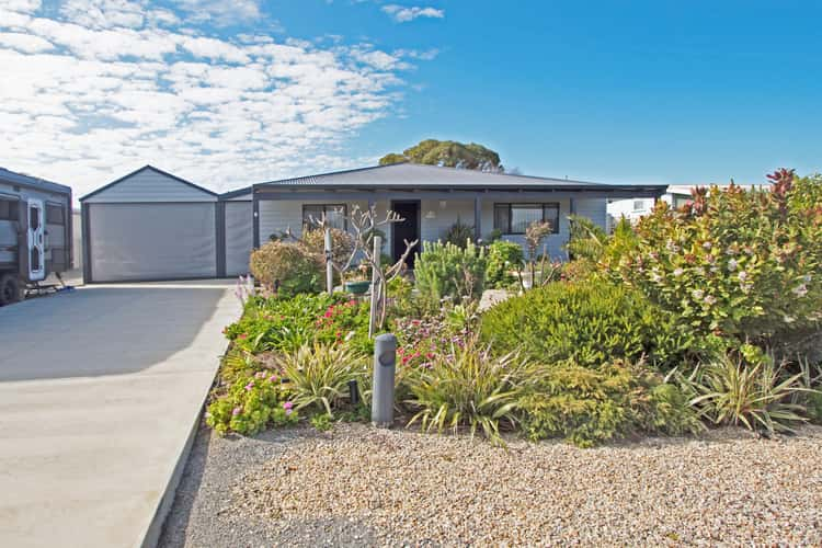 6 Thomas Street, Leeman WA 6514