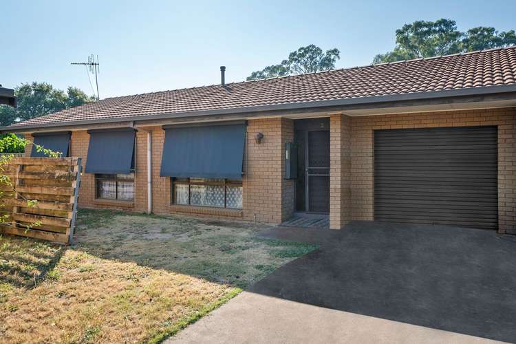 Main view of Homely unit listing, 2/19 Latimer Street, Benalla VIC 3672