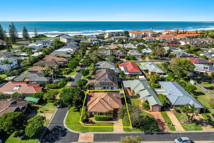 2 Blue Water Court, Yamba NSW 2464