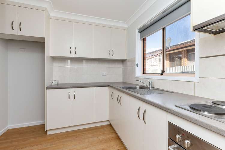 Main view of Homely unit listing, 2/30 Kenneally Street, Kooringal NSW 2650