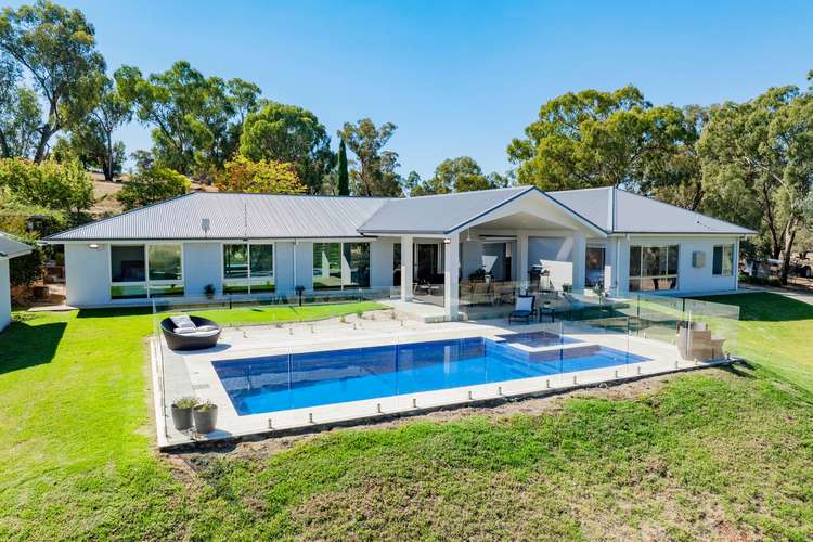 53 Mary Gilmore Road, Brucedale NSW 2650