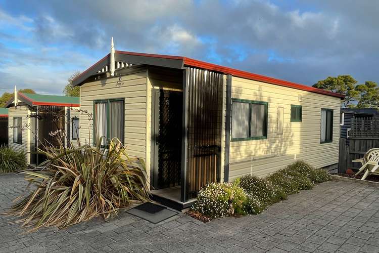 Cabin 1/18 Williams Street, Inverloch VIC 3996