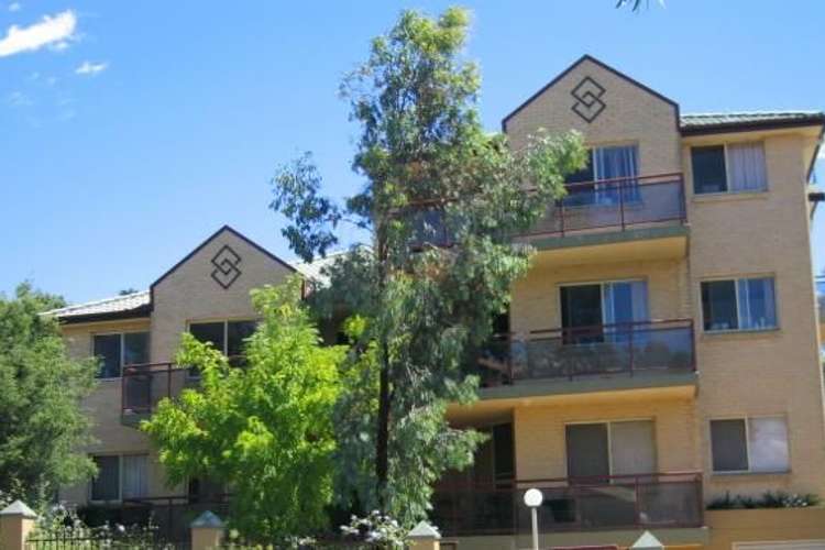 Main view of Homely unit listing, 2/15-23 Mowle Street, Westmead NSW 2145