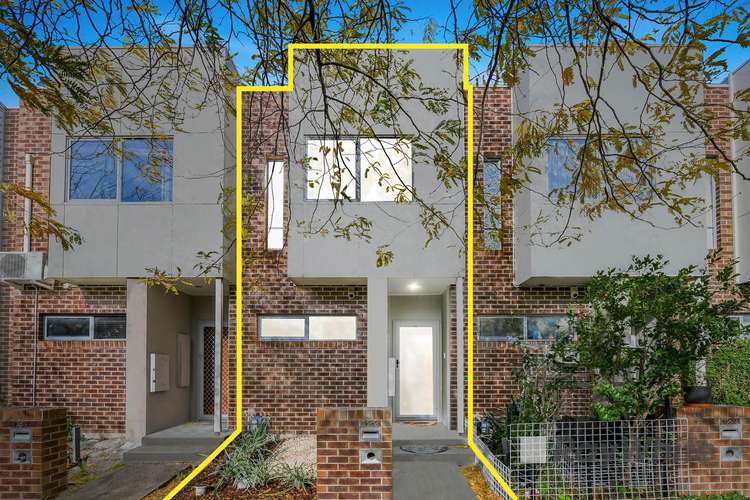 Main view of Homely townhouse listing, 122 Keneally Street, Dandenong VIC 3175