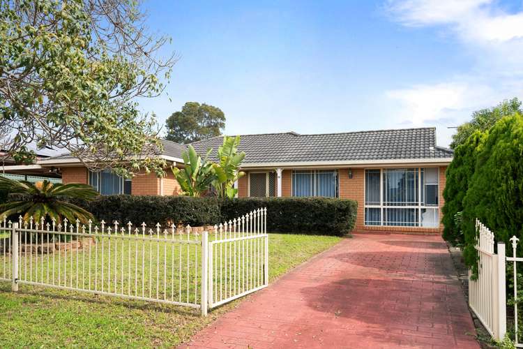 16 Cyclamen Place, Macquarie Fields NSW 2564