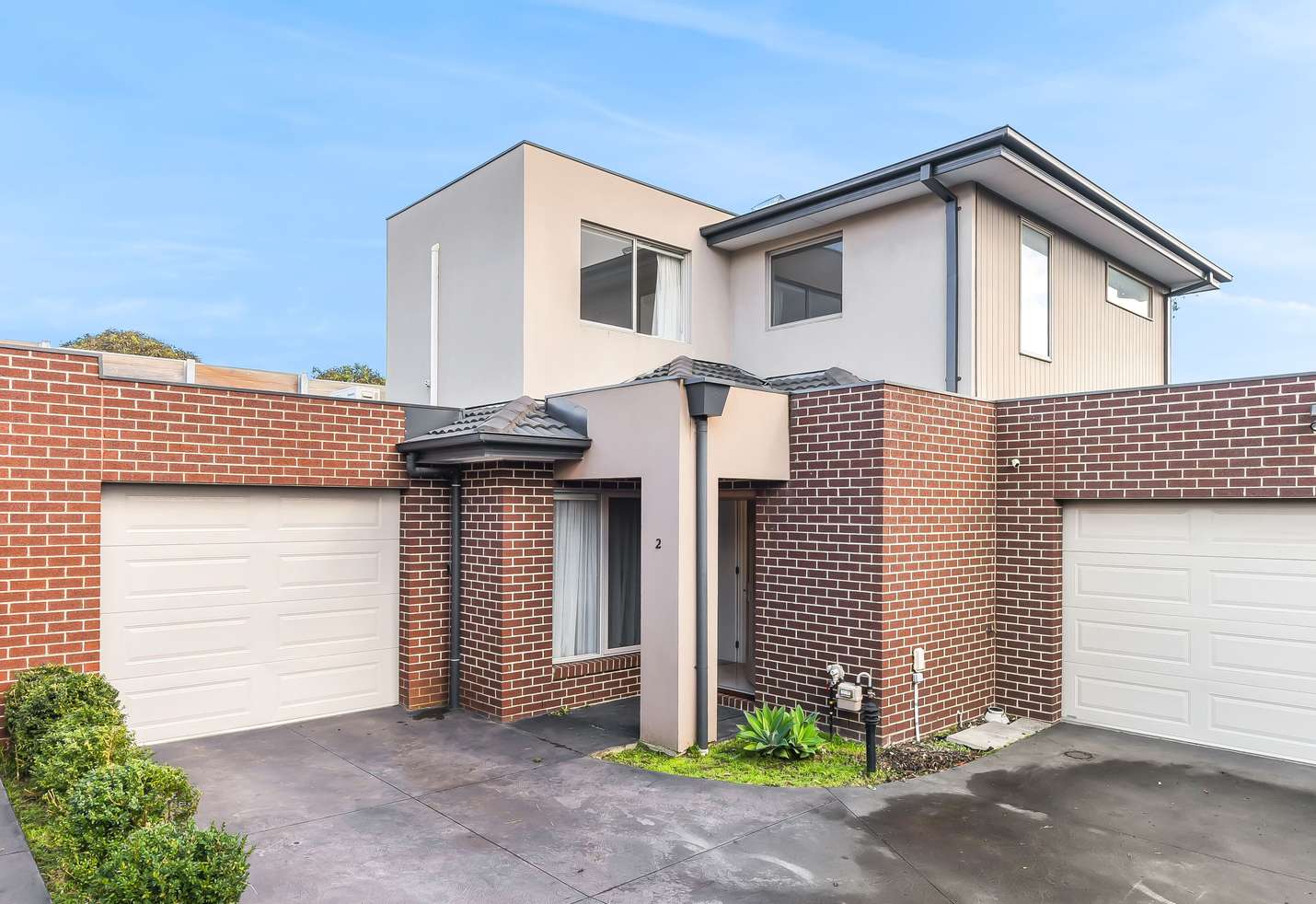 Main view of Homely townhouse listing, 2/3 Ross Court, Mount Waverley VIC 3149