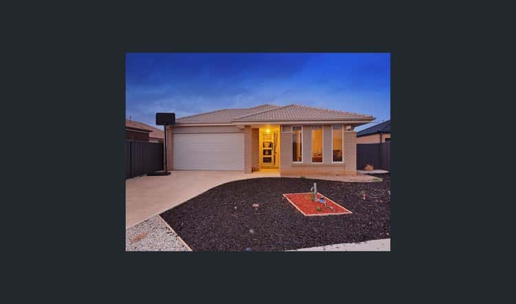 34 Clearwater Rise Parade, Truganina VIC 3029