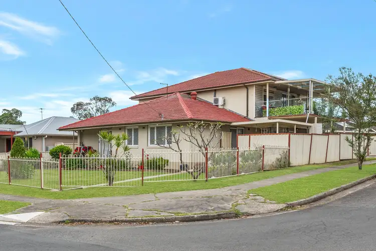 127 Strickland Crescent