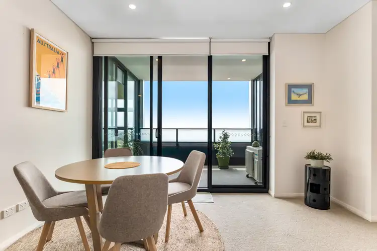 7 Village Place