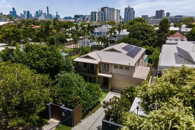 32 Birkalla Street