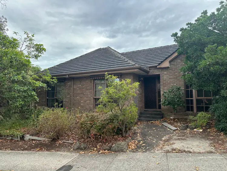 10 Sweetland Road