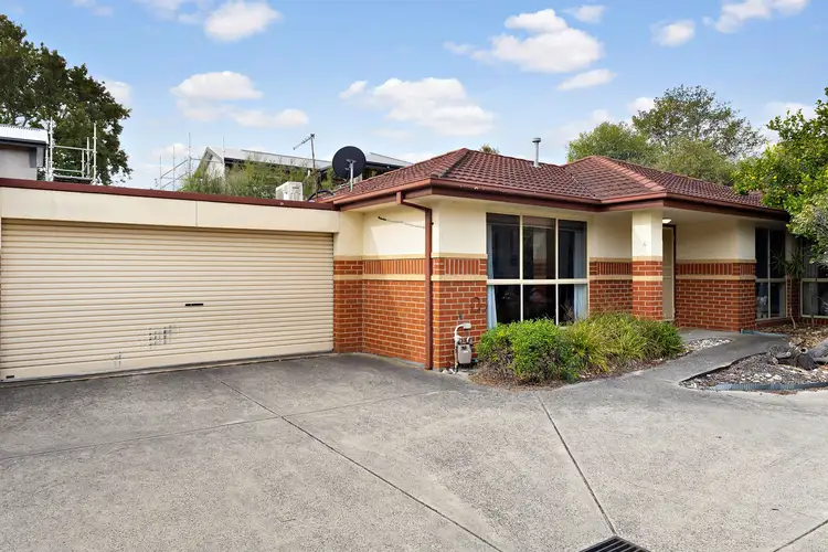 6 Roberts Street