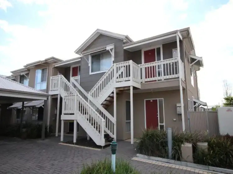 28 Douglas Street