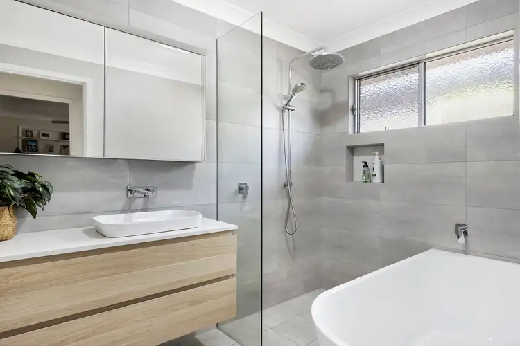 Sixth view of Homely house listing, 4 Shamrock Drive, Berkeley Vale NSW 2261