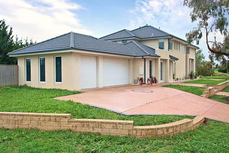 8 Cooks Mews, Point Cook VIC