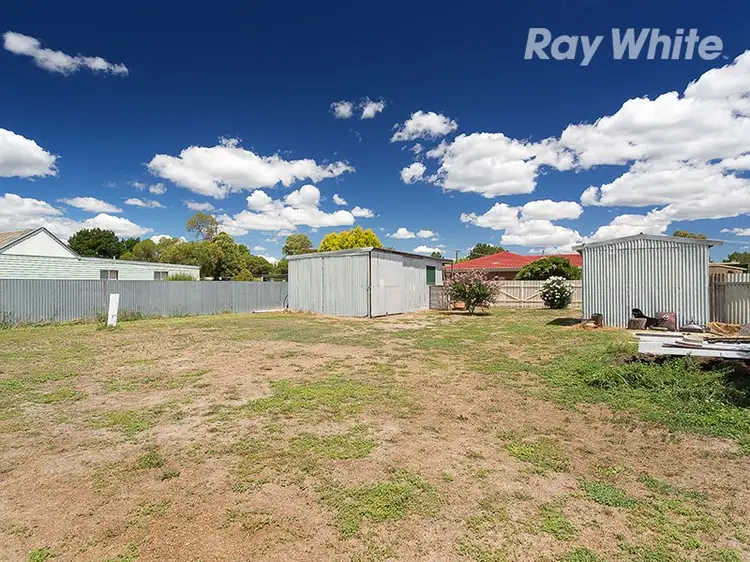 4 Burke Street, Chiltern VIC 3683