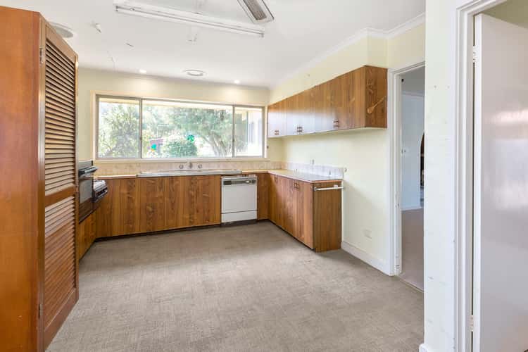 Second view of Homely house listing, 10 Braidwood Avenue, Rosebud VIC 3939