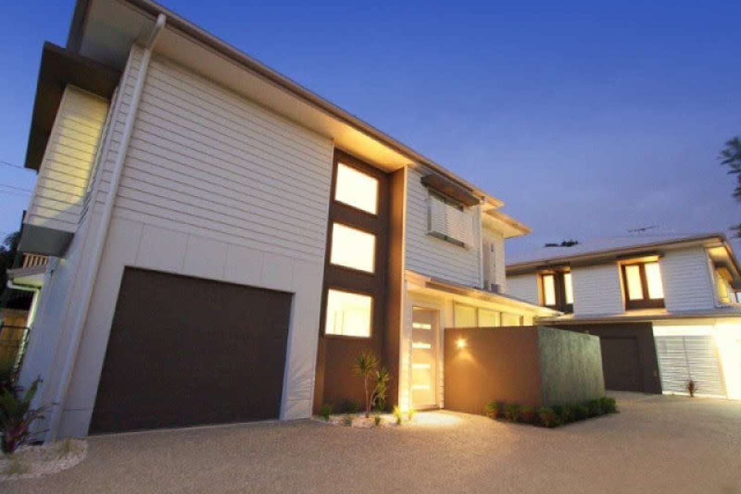 Main view of Homely townhouse listing, 2/99A Grosvenor Street, Balmoral QLD 4171