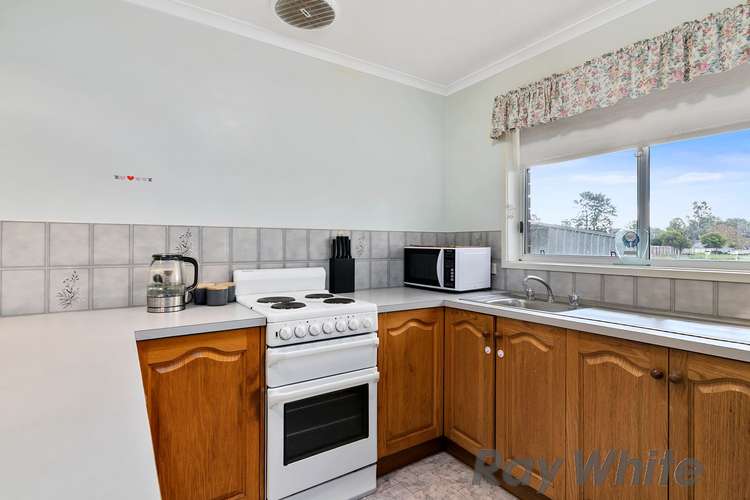 Fifth view of Homely unit listing, 2/9 Rose Court, Benalla VIC 3672