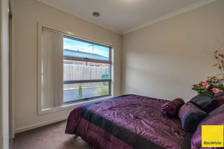 Fifth view of Homely house listing, 2/8 Craig Close, Truganina VIC 3029