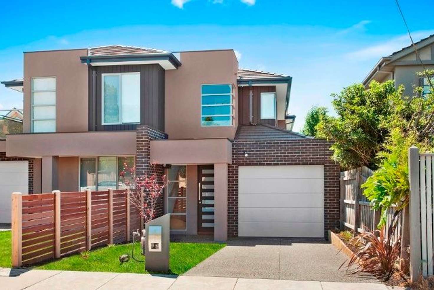 Main view of Homely townhouse listing, 5B Grandview Grove, Carnegie VIC 3163