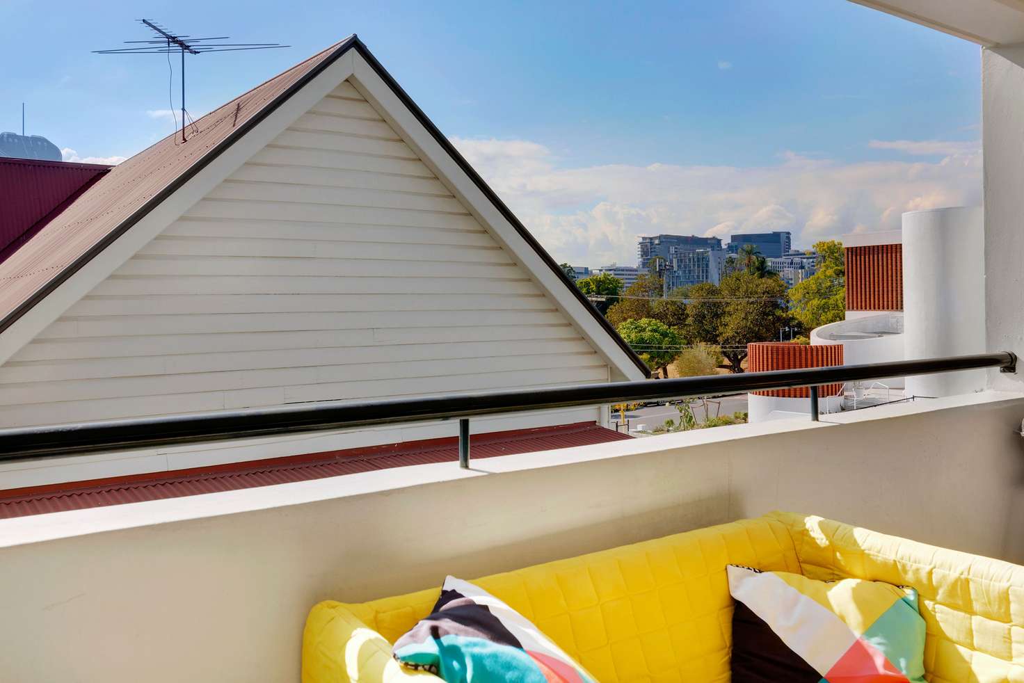 Main view of Homely apartment listing, 5/25 Edmondstone Street, South Brisbane QLD 4101