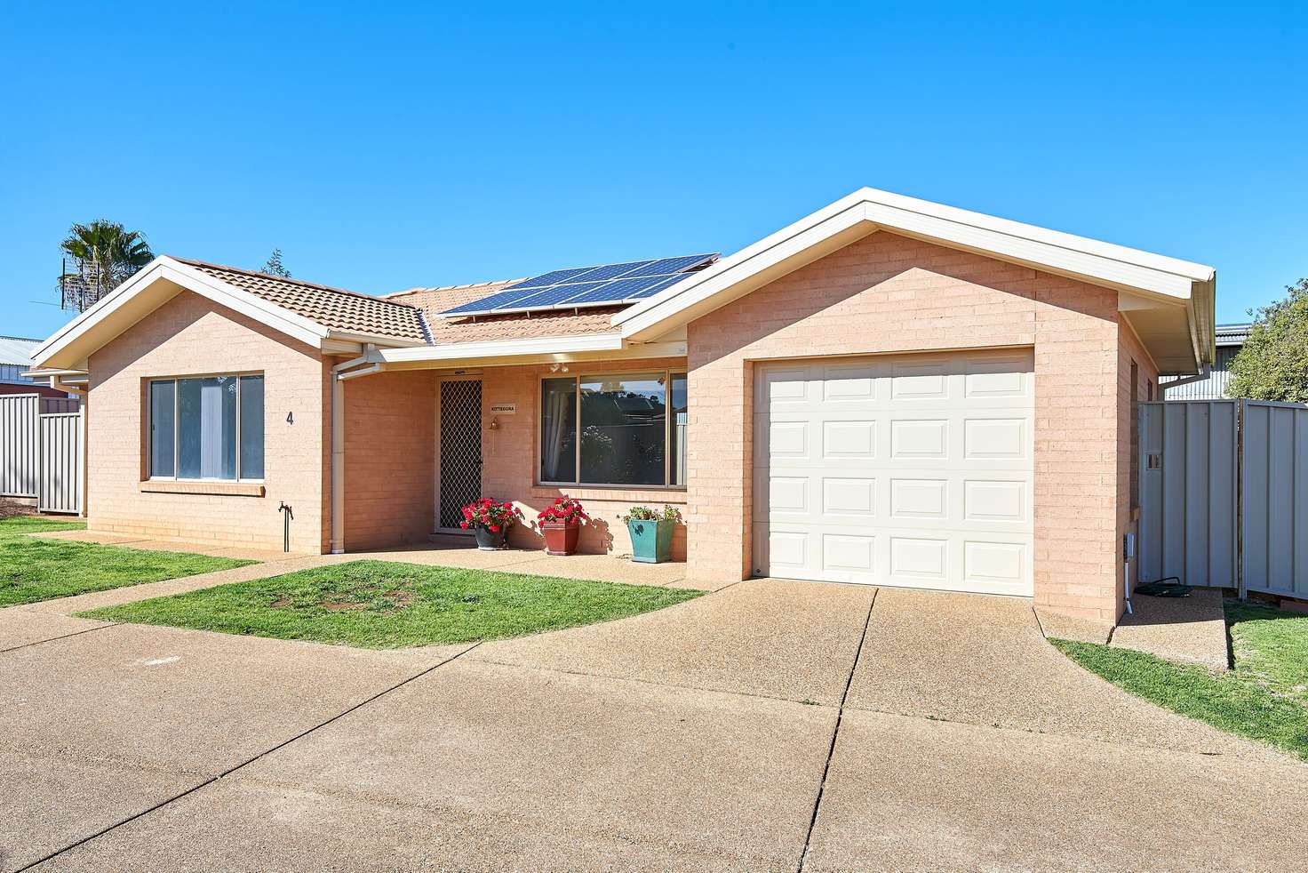 Main view of Homely unit listing, 4/133 Cowabbie Street, Coolamon NSW 2701