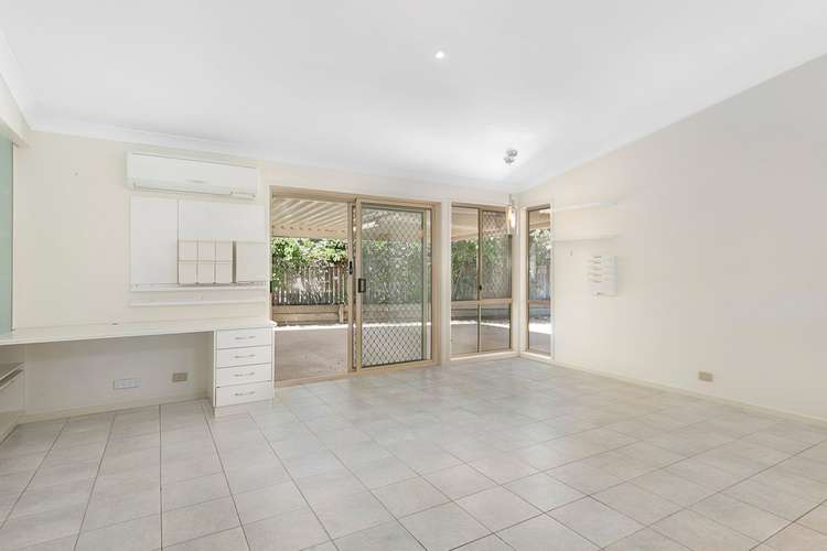 Second view of Homely house listing, 10 Finnegan Court, Birkdale QLD 4159