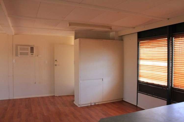 Fifth view of Homely unit listing, 4/1 Hearn Place, Carnarvon WA 6701
