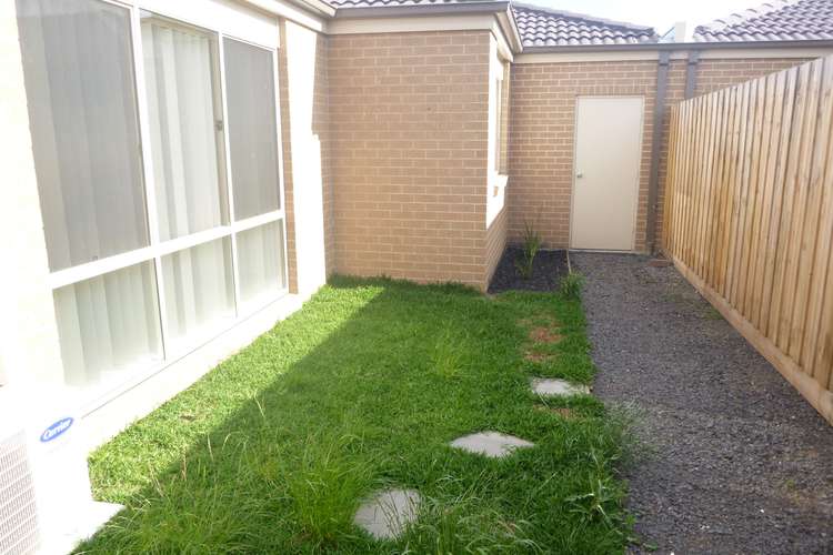 Fifth view of Homely unit listing, 4/9 Shakespeare Court, Drouin VIC 3818