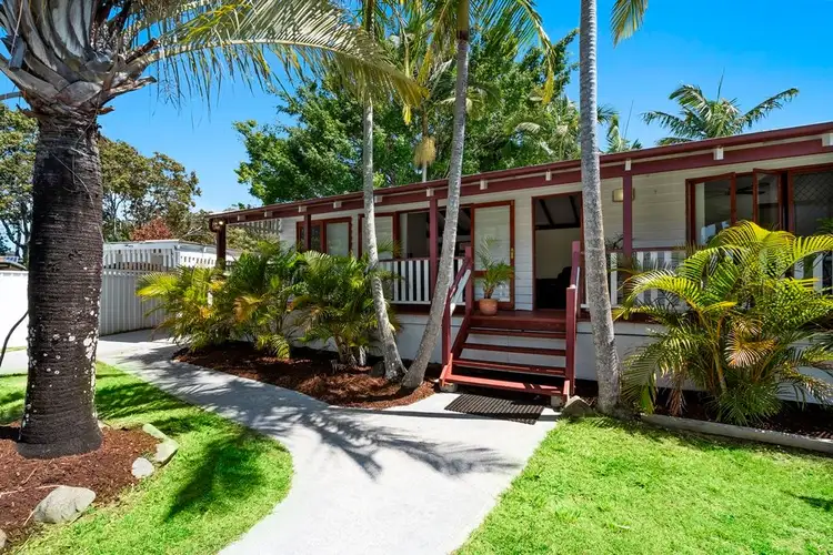 39 Warana Avenue, Southport QLD 4215
