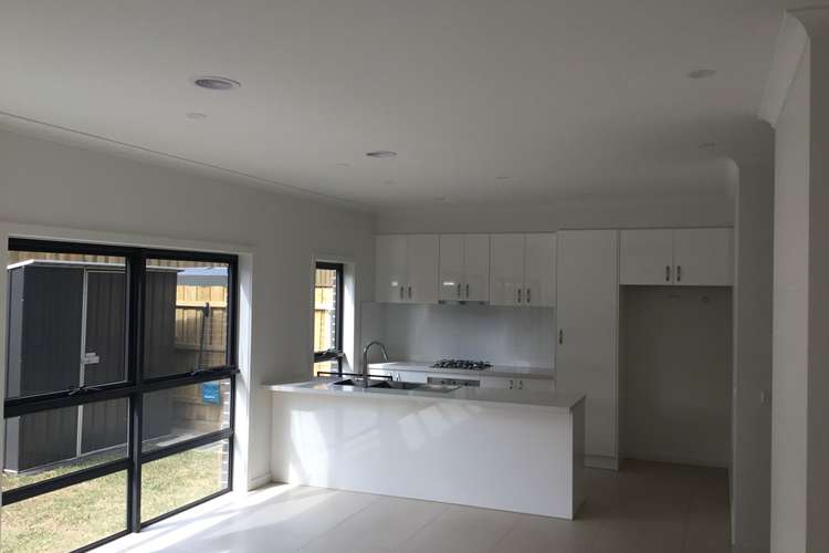 Second view of Homely unit listing, 16/5 Linoak Avenue, Lalor VIC 3075