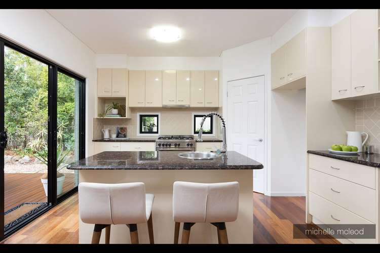 Fourth view of Homely house listing, 2 Carissa Place, Chapel Hill QLD 4069