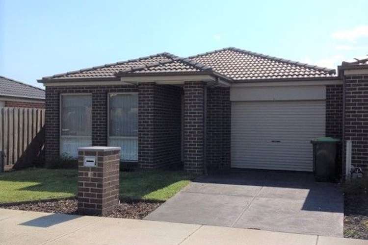 Main view of Homely unit listing, 15 Shakespeare Court, Drouin VIC 3818