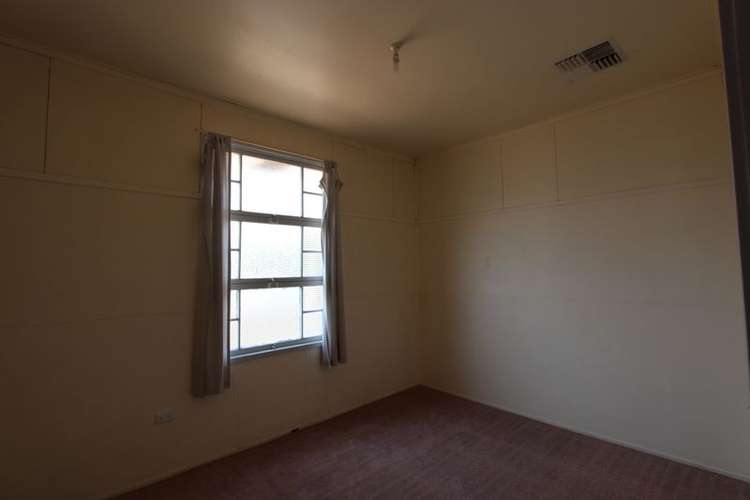 Fifth view of Homely unit listing, Flat 4, 16 Sturt Street, Charleville QLD 4470